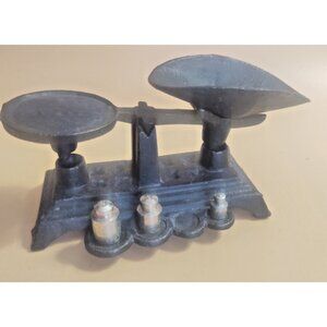 VINTAGE Miniature CAST IRON BALANCE SCALE WITH SCOOP & WEIGHTS
